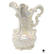 Pitcher