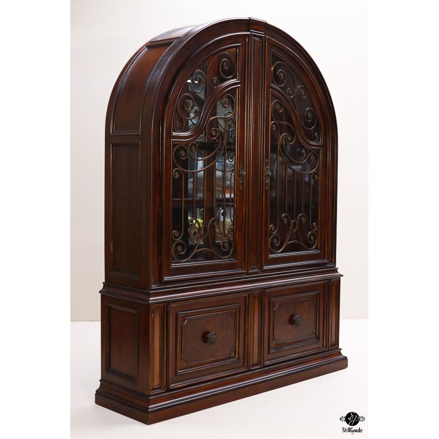 Universal China Cabinet