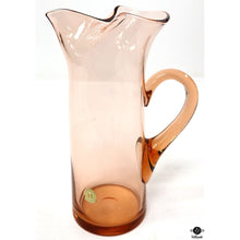  Pitcher