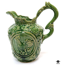  Pitcher
