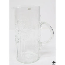  Pitcher