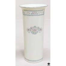  Lenox Vase