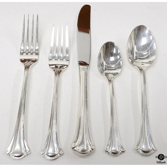 International Flatware Set