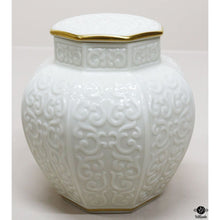  Lenox Urn